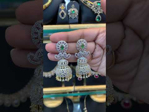 Beautiful gj polish jumkhas with green stone